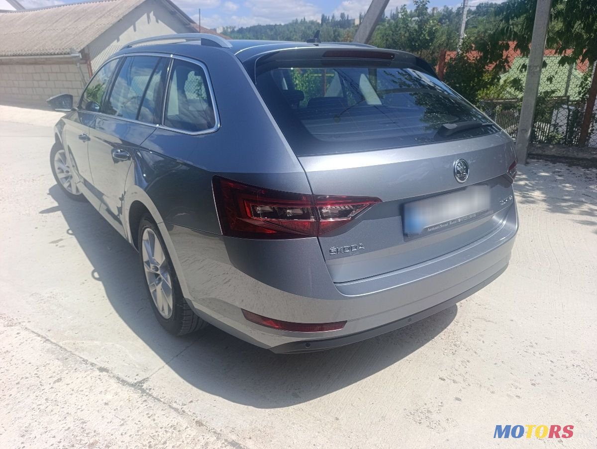 2019' Skoda Superb photo #4