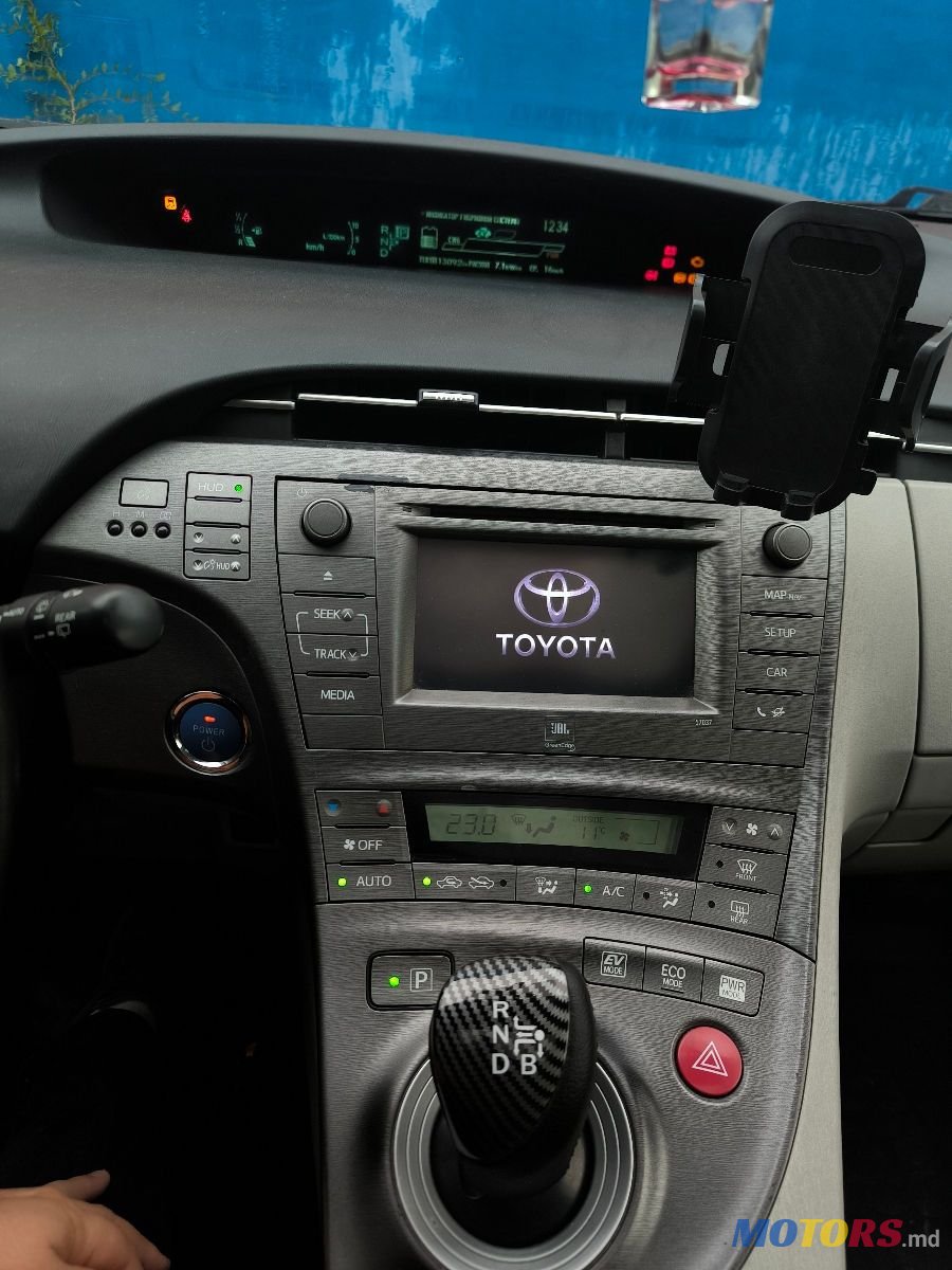 2013' Toyota Prius photo #6