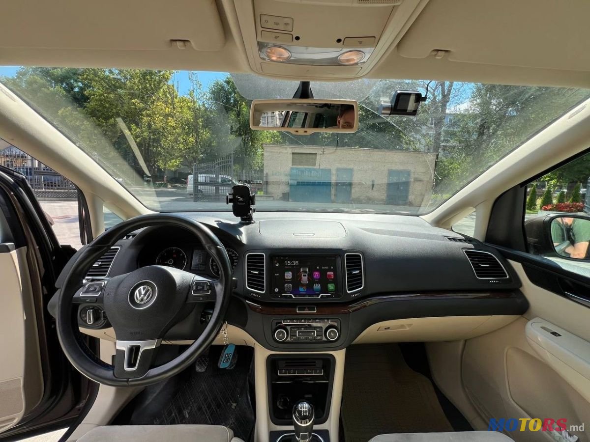 2013' Volkswagen Sharan photo #5