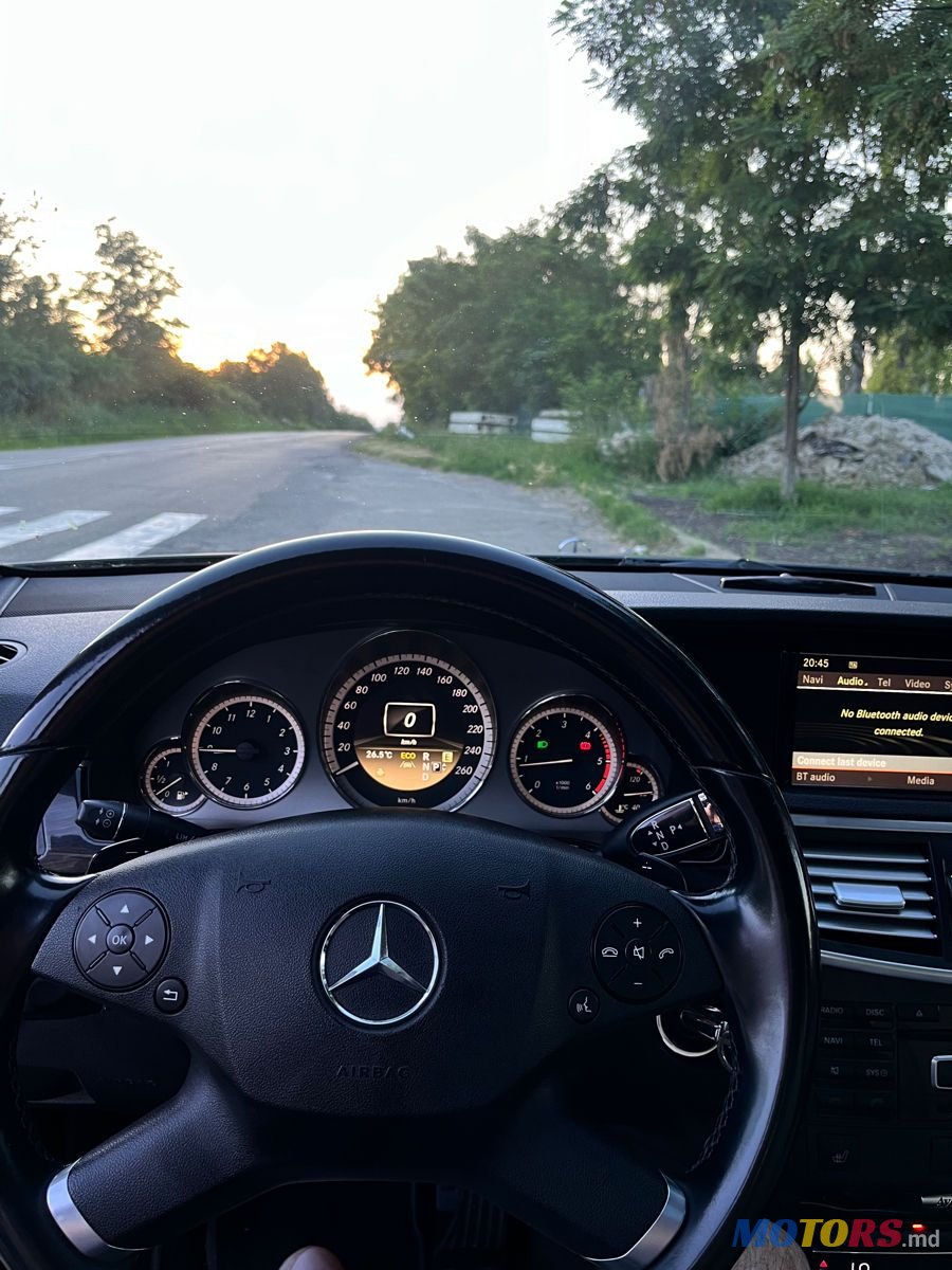 2011' Mercedes-Benz E-Class photo #4