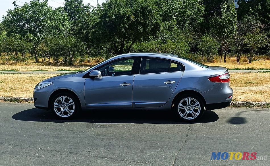 2010' Renault Fluence photo #4