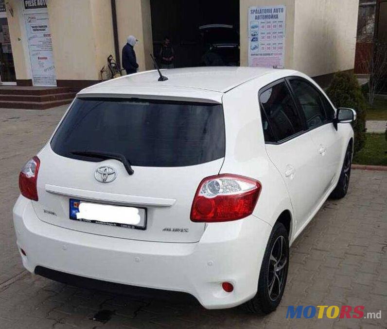 2010' Toyota Auris photo #1
