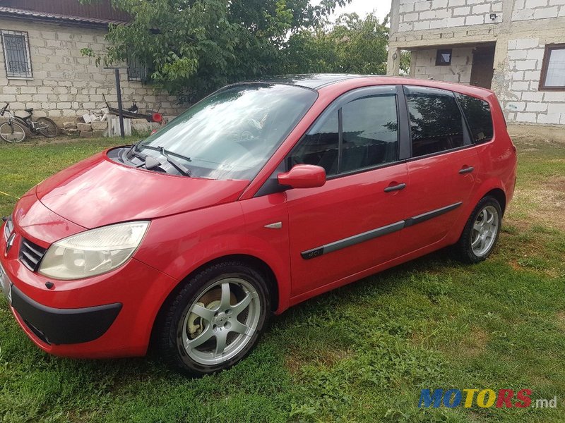 2005' Renault Grand Scenic photo #2