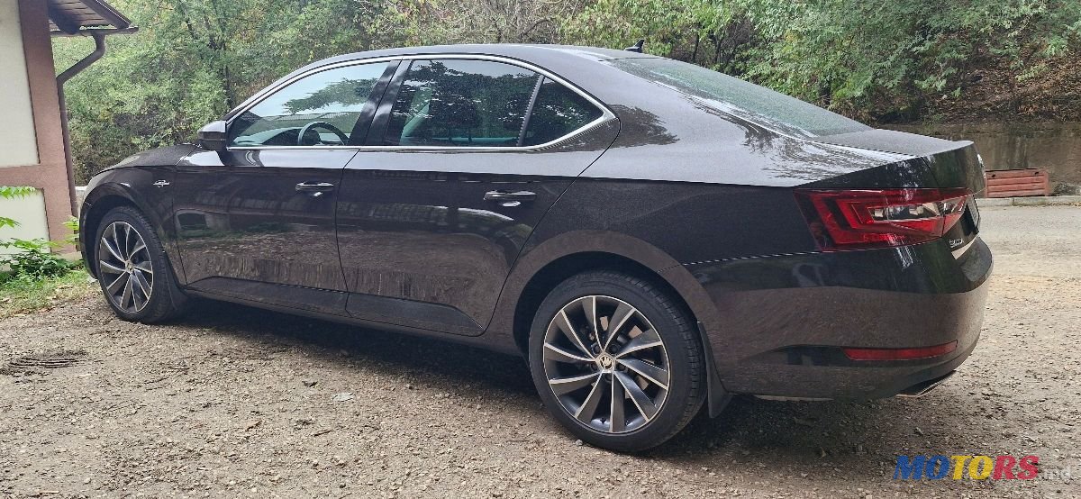 2016' Skoda Superb photo #4