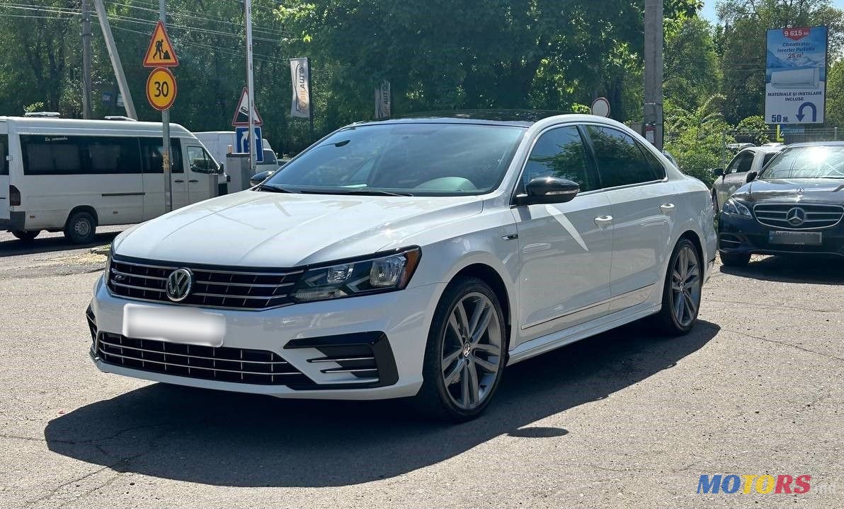 2016' Volkswagen Passat photo #1