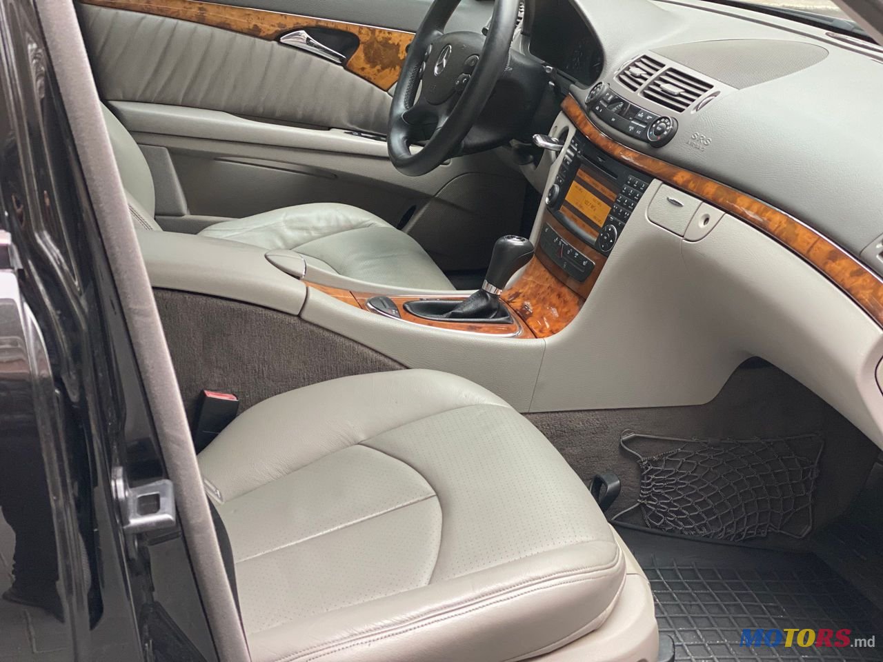 2009' Mercedes-Benz E Класс photo #6