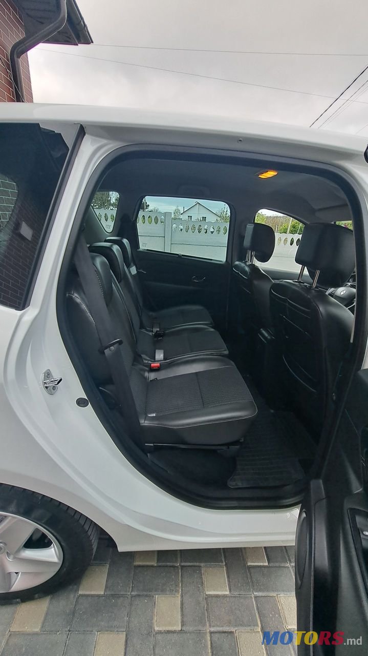 2016' Renault Scenic photo #6