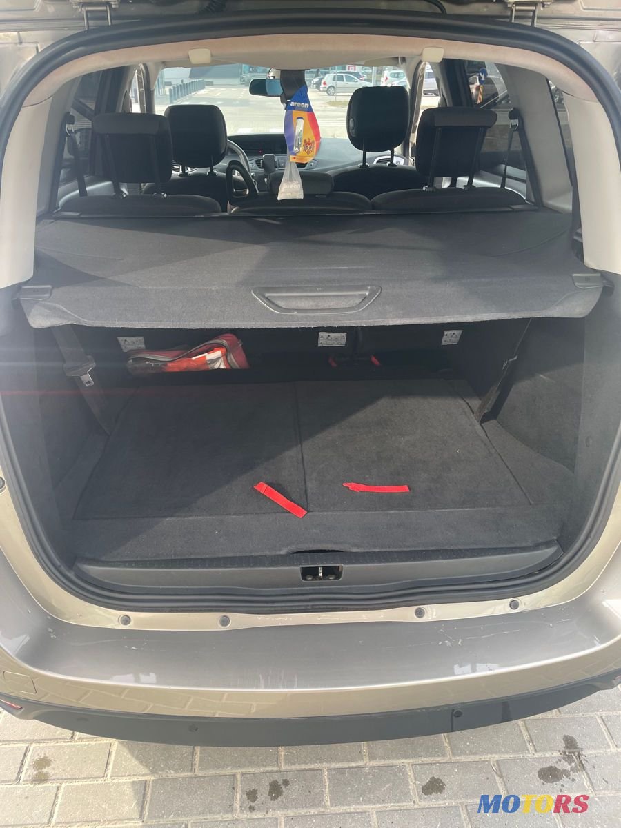 2012' Renault Grand Scenic photo #6