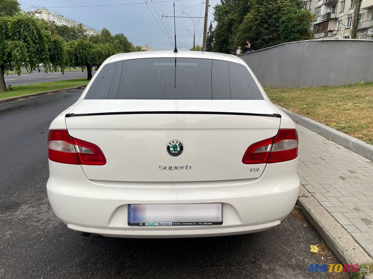 2009' Skoda Superb photo #6