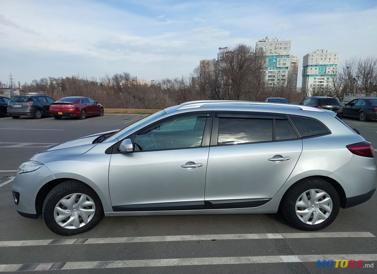 2013' Renault Megane photo #1