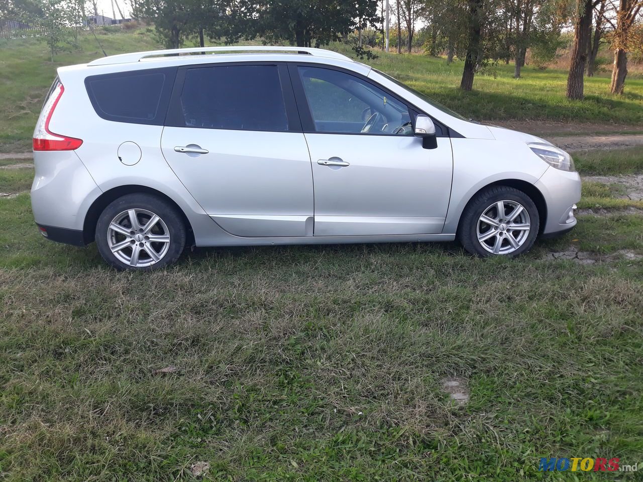 2014' Renault Grand Scenic photo #3