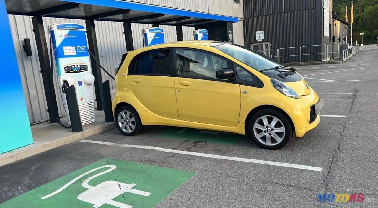 2011' Citroen C-Zero photo #2