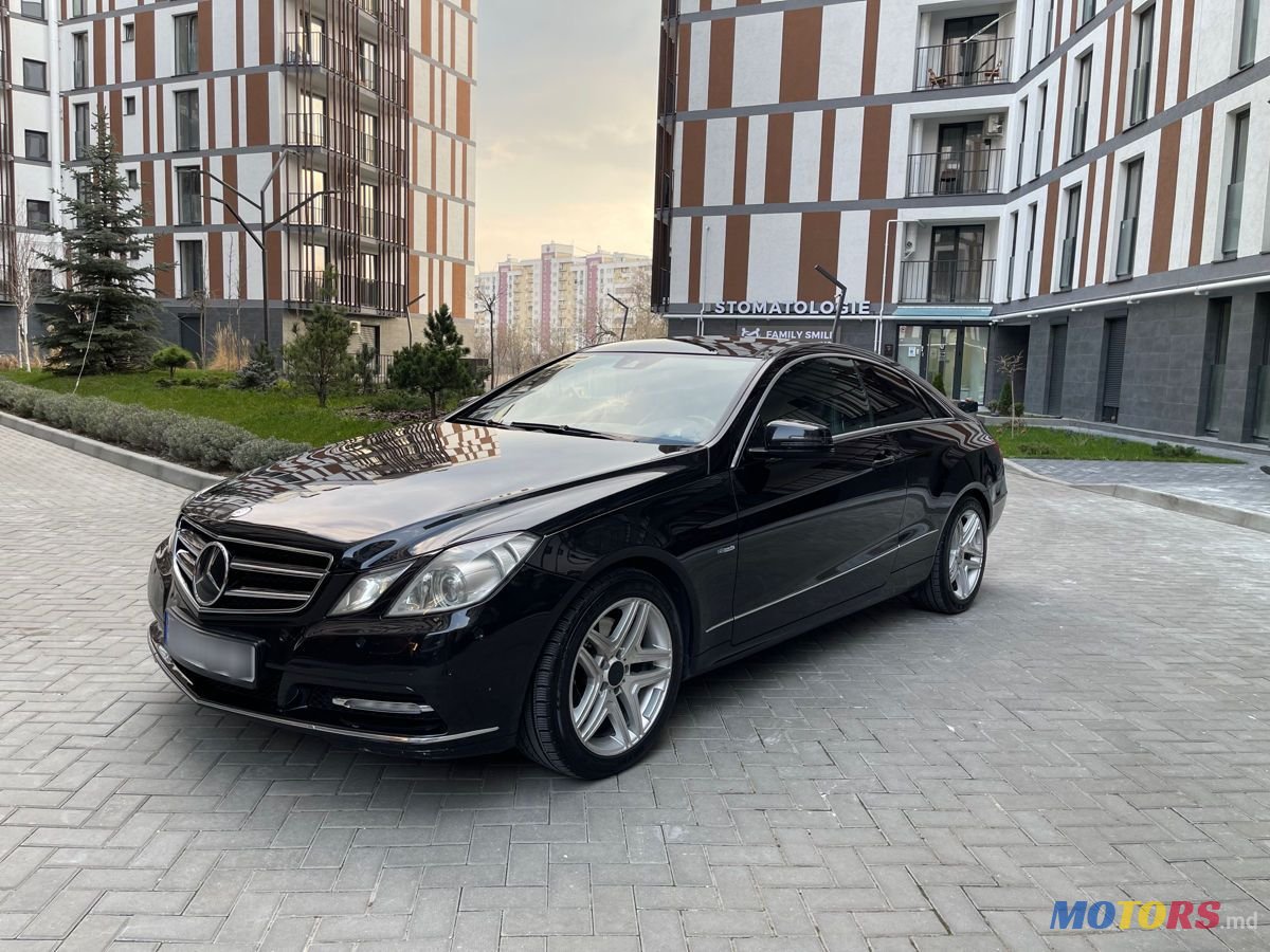 2011' Mercedes-Benz E-Class photo #1