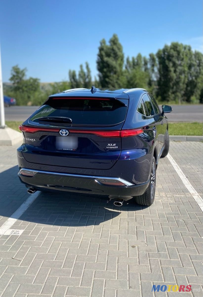 2021' Toyota Venza photo #3