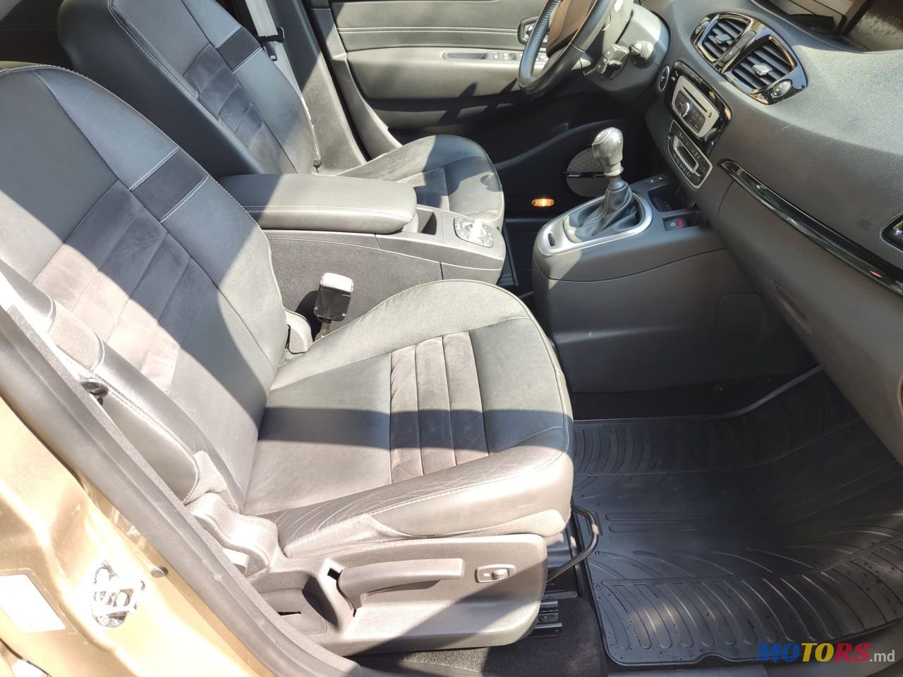 2015' Renault Grand Scenic photo #5