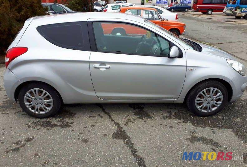 2010' Hyundai i20 photo #2