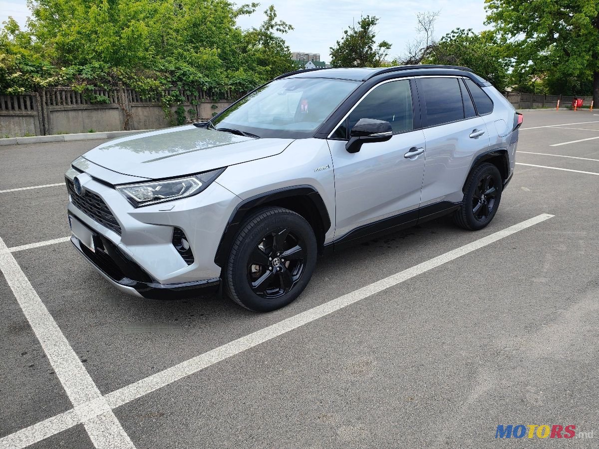 2020' Toyota RAV4 photo #3