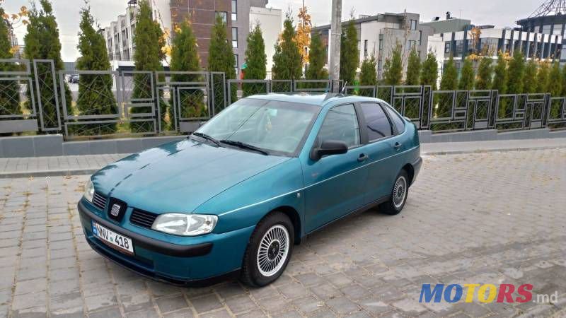2001' SEAT Cordoba photo #2