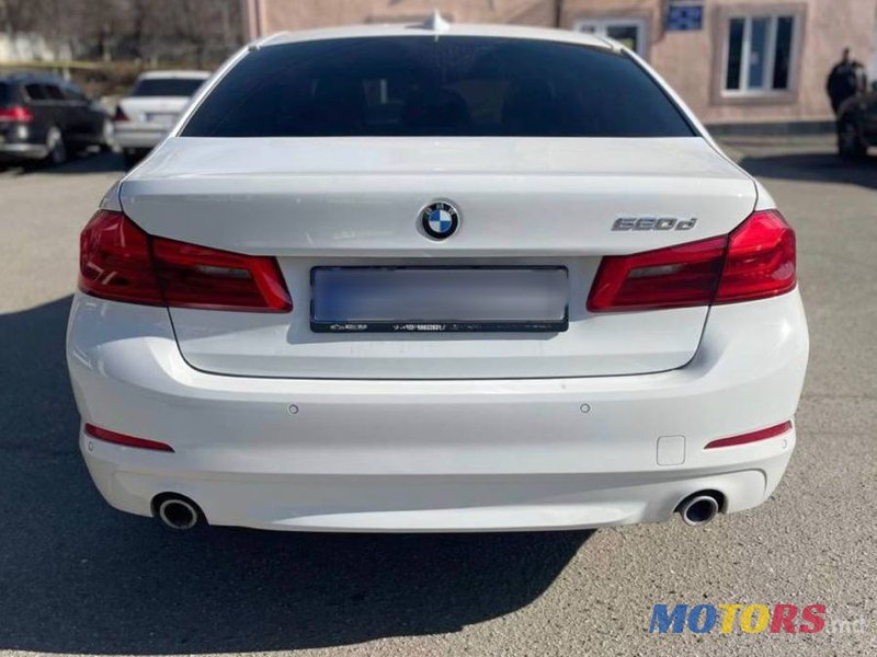 2017' BMW 5 Series photo #4