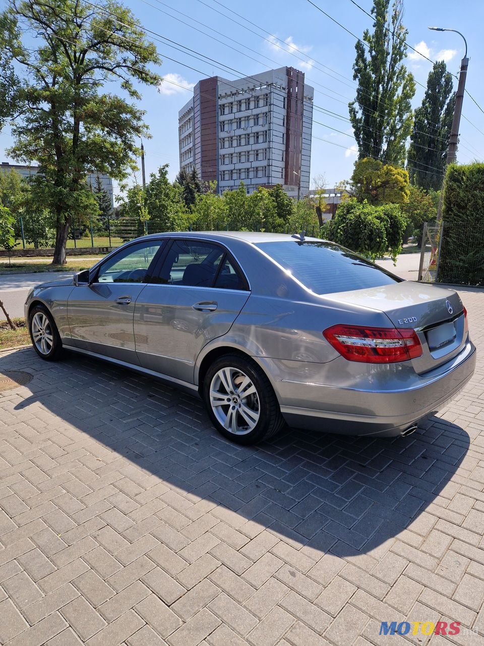 2011' Mercedes-Benz E-Class photo #5