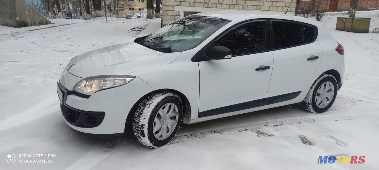 2012' Renault Megane photo #5