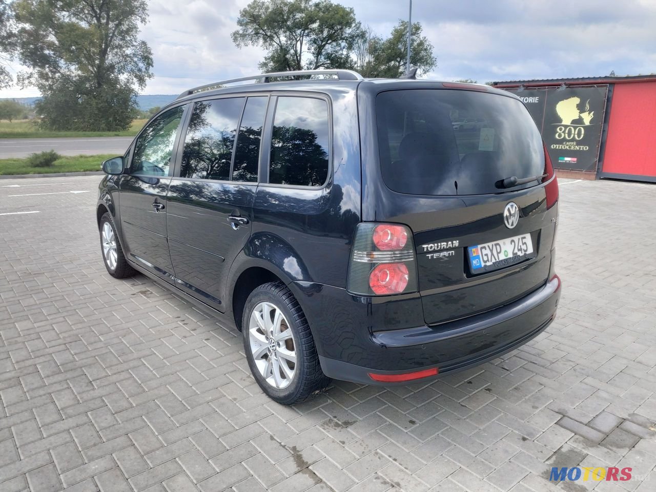 2011' Volkswagen Touran photo #5