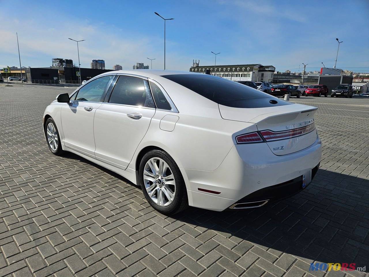 2014' Lincoln MKZ photo #4