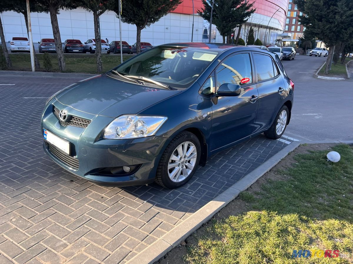 2007' Toyota Auris photo #2