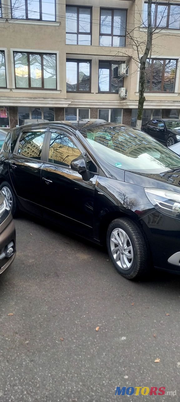 2014' Renault Grand Scenic photo #4