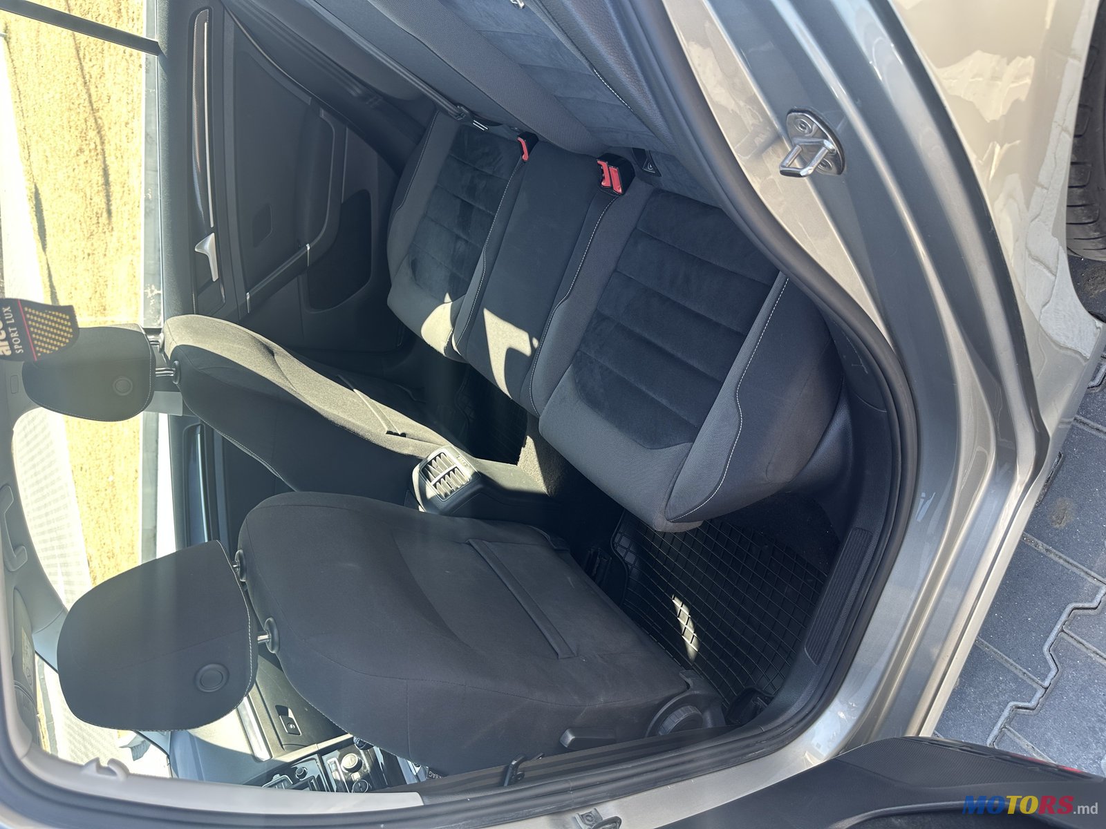 2016' Volkswagen Golf photo #6