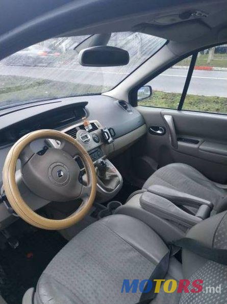 2005' Renault Grand Scenic photo #2
