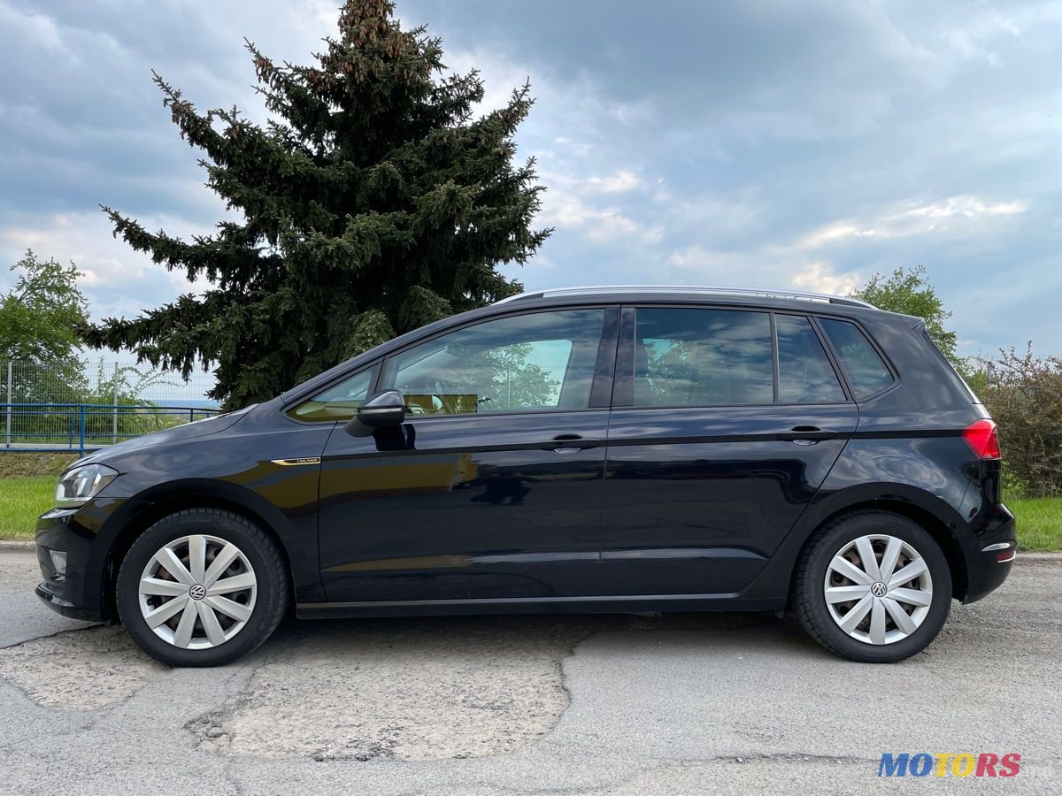 2015' Volkswagen Golf Plus photo #2