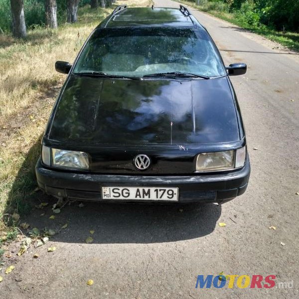 1992' Volkswagen Passat photo #1