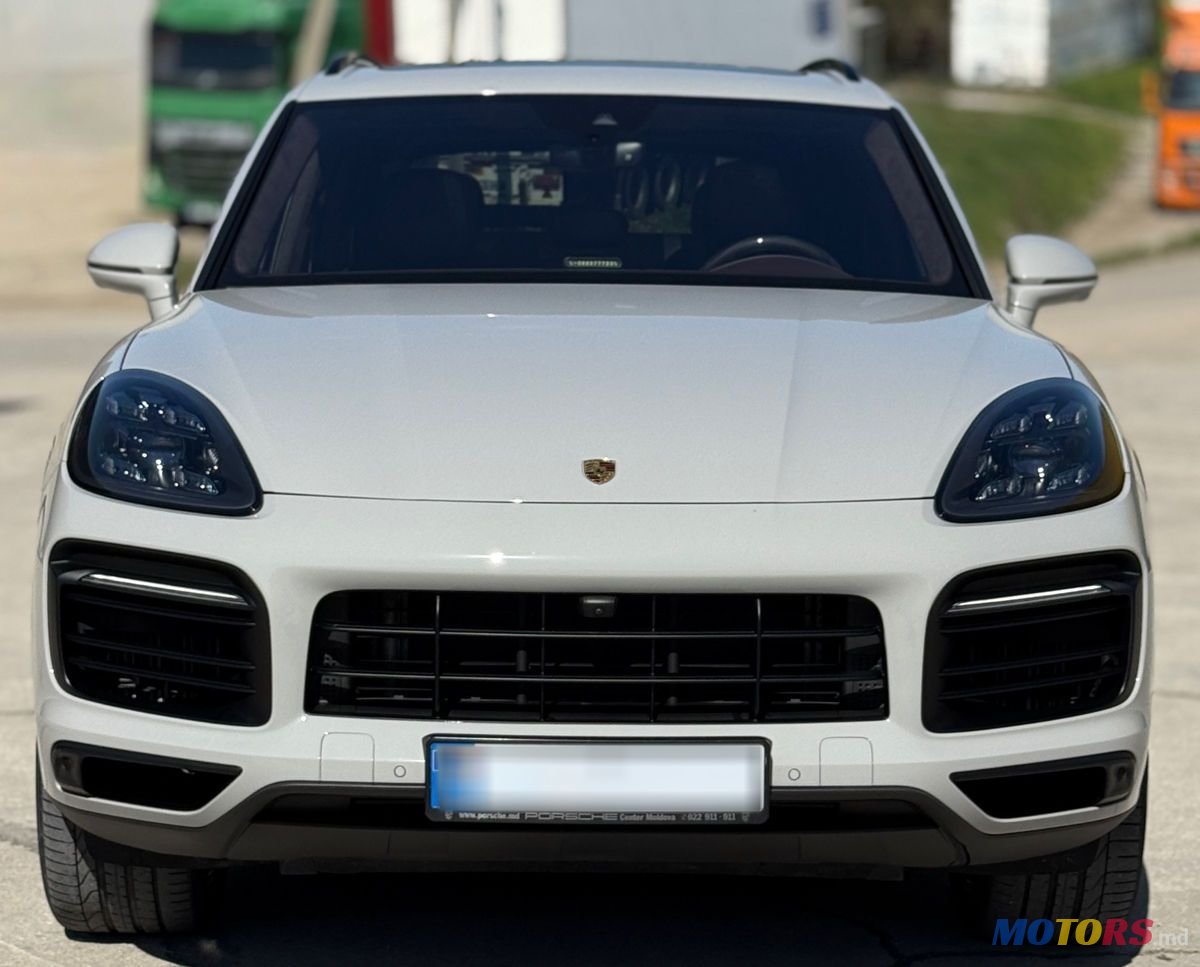 2022' Porsche Cayenne photo #1