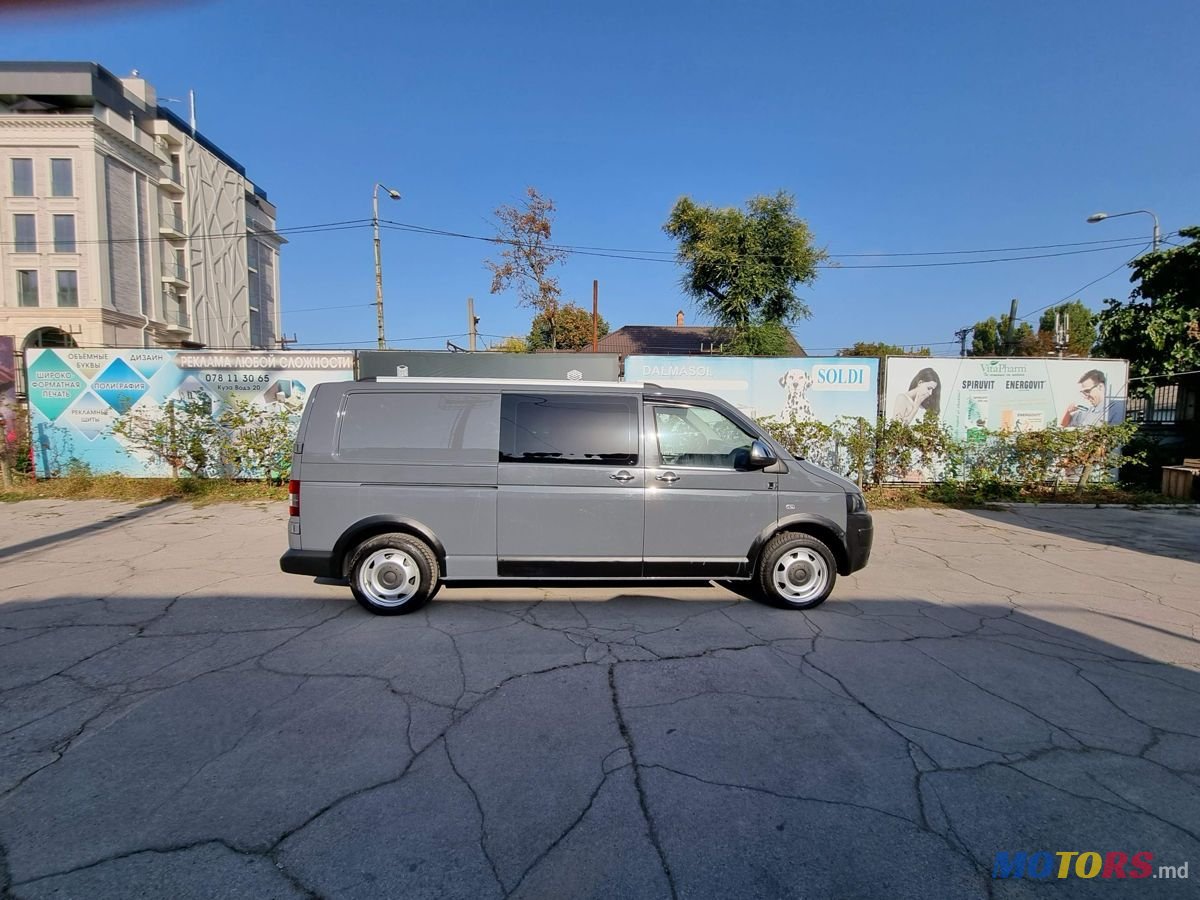 2014' Volkswagen Transporter photo #5