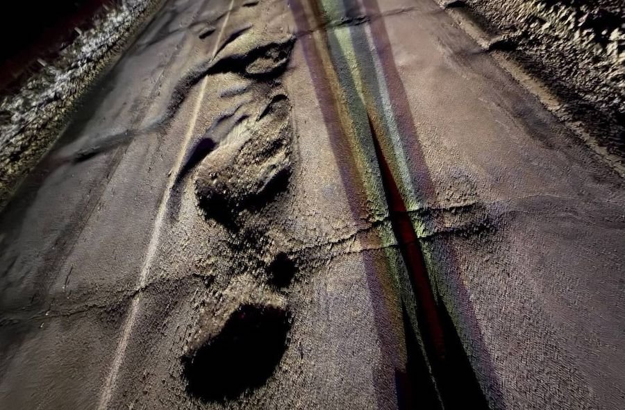 Poliția informează: Gropi periculoase pe un tronson al traseului M1 Chișinău-Leușeni. Mai multe mașini, avariate