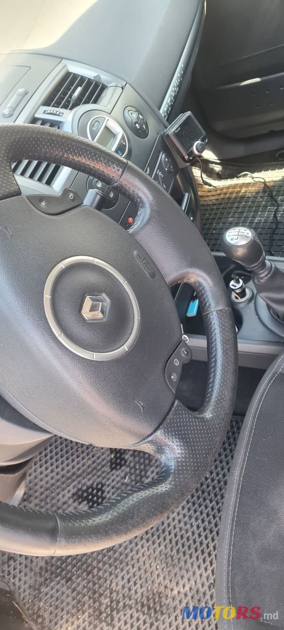 2008' Renault Megane photo #2