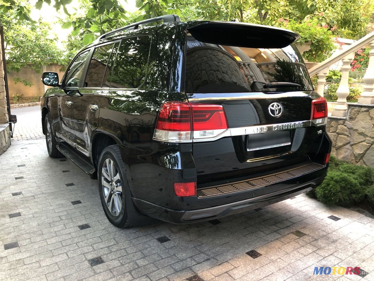 2016' Toyota Land Cruiser photo #4