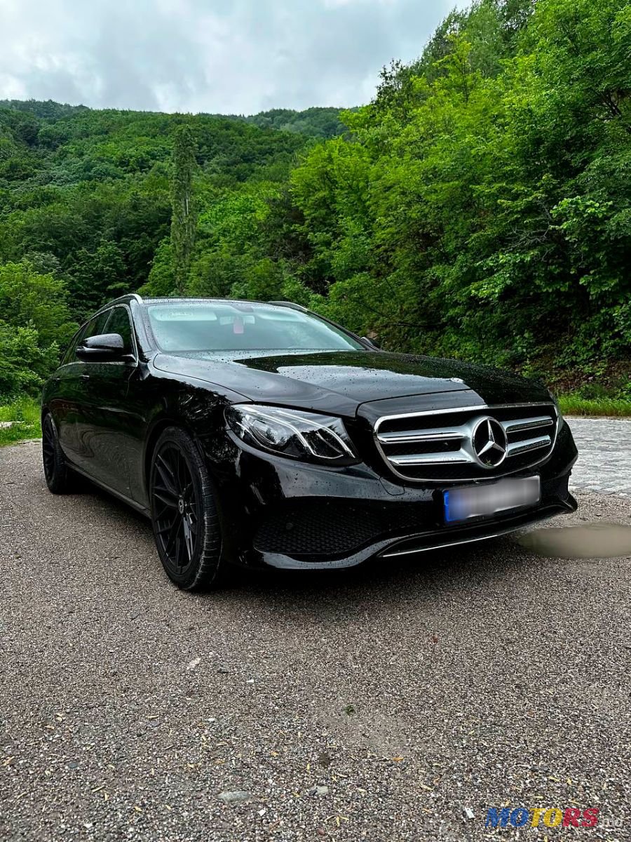 2017' Mercedes-Benz E-Class photo #3