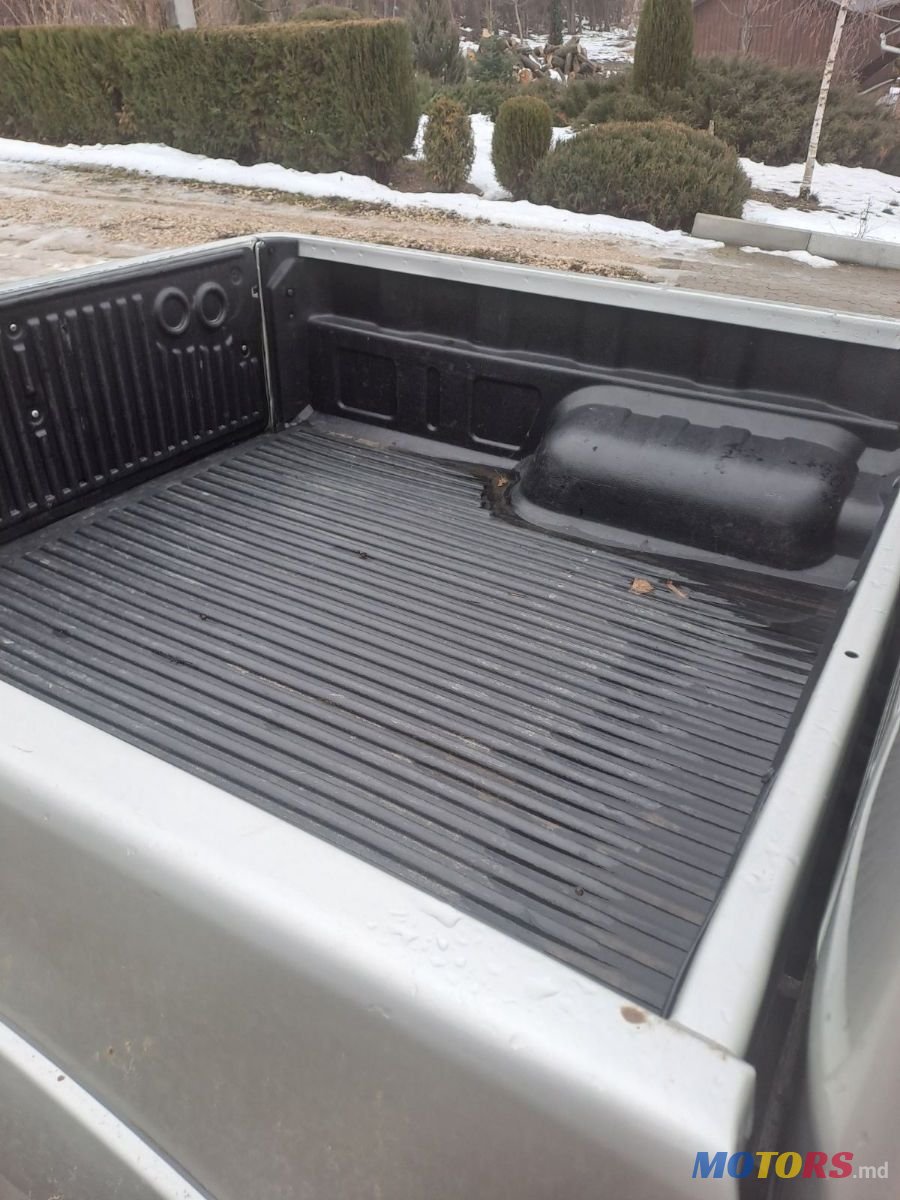 2013' Toyota Hilux photo #2