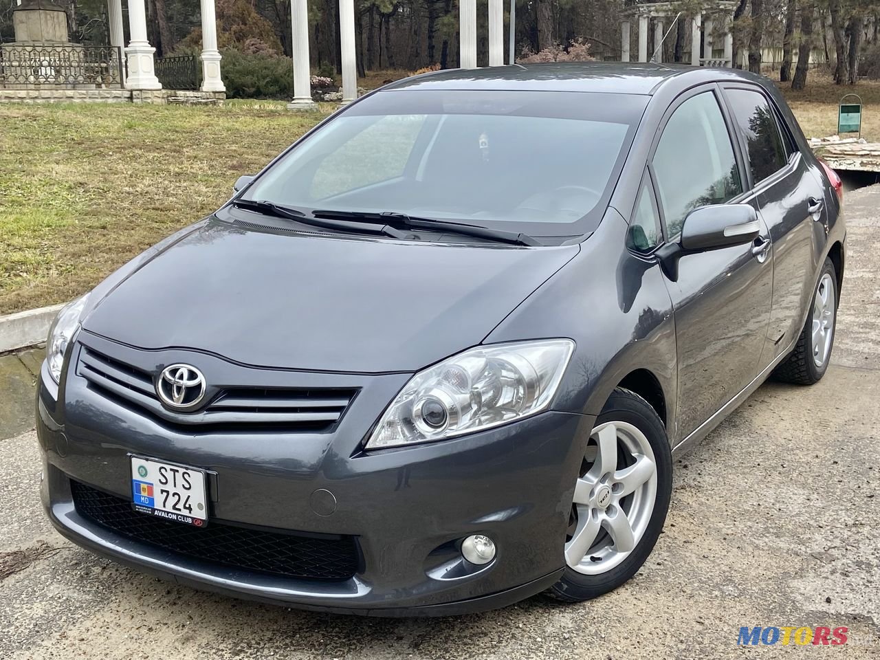 2010' Toyota Auris photo #1