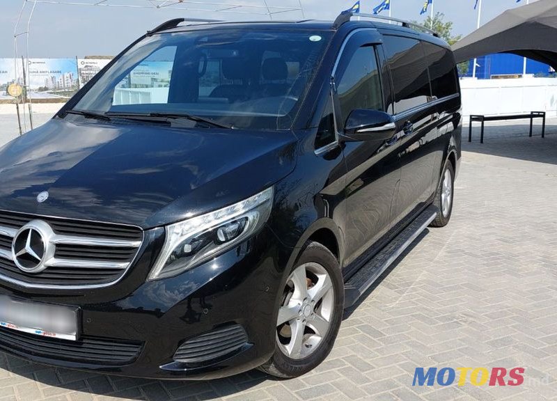 2016' Mercedes-Benz V-Class photo #2
