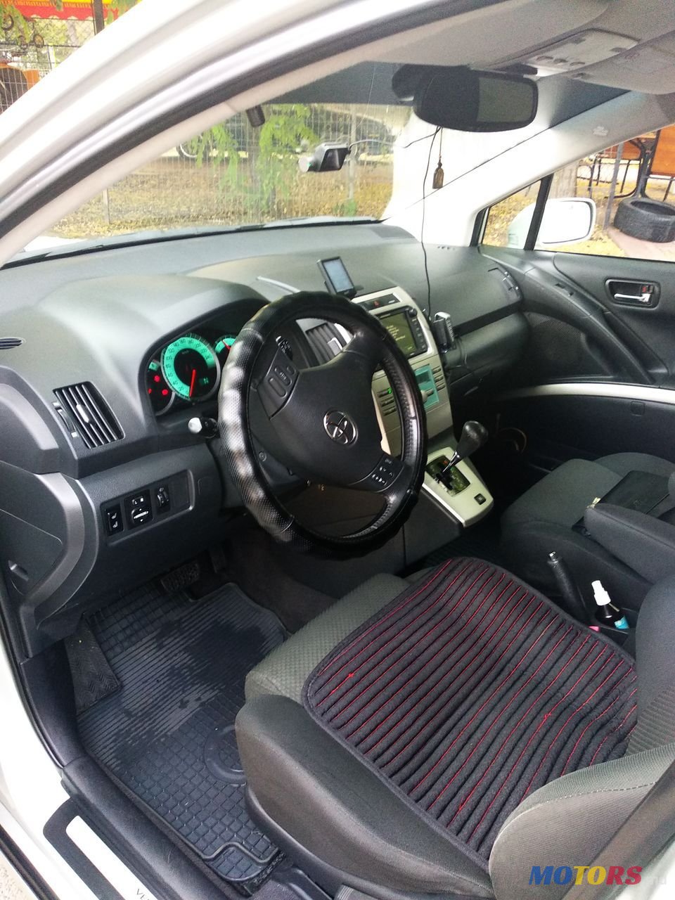 2007' Toyota Corolla Verso photo #5