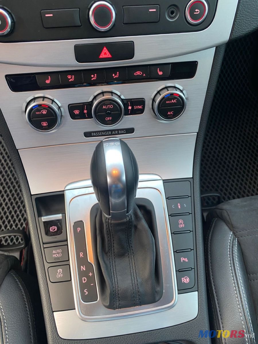 2014' Volkswagen Passat photo #6