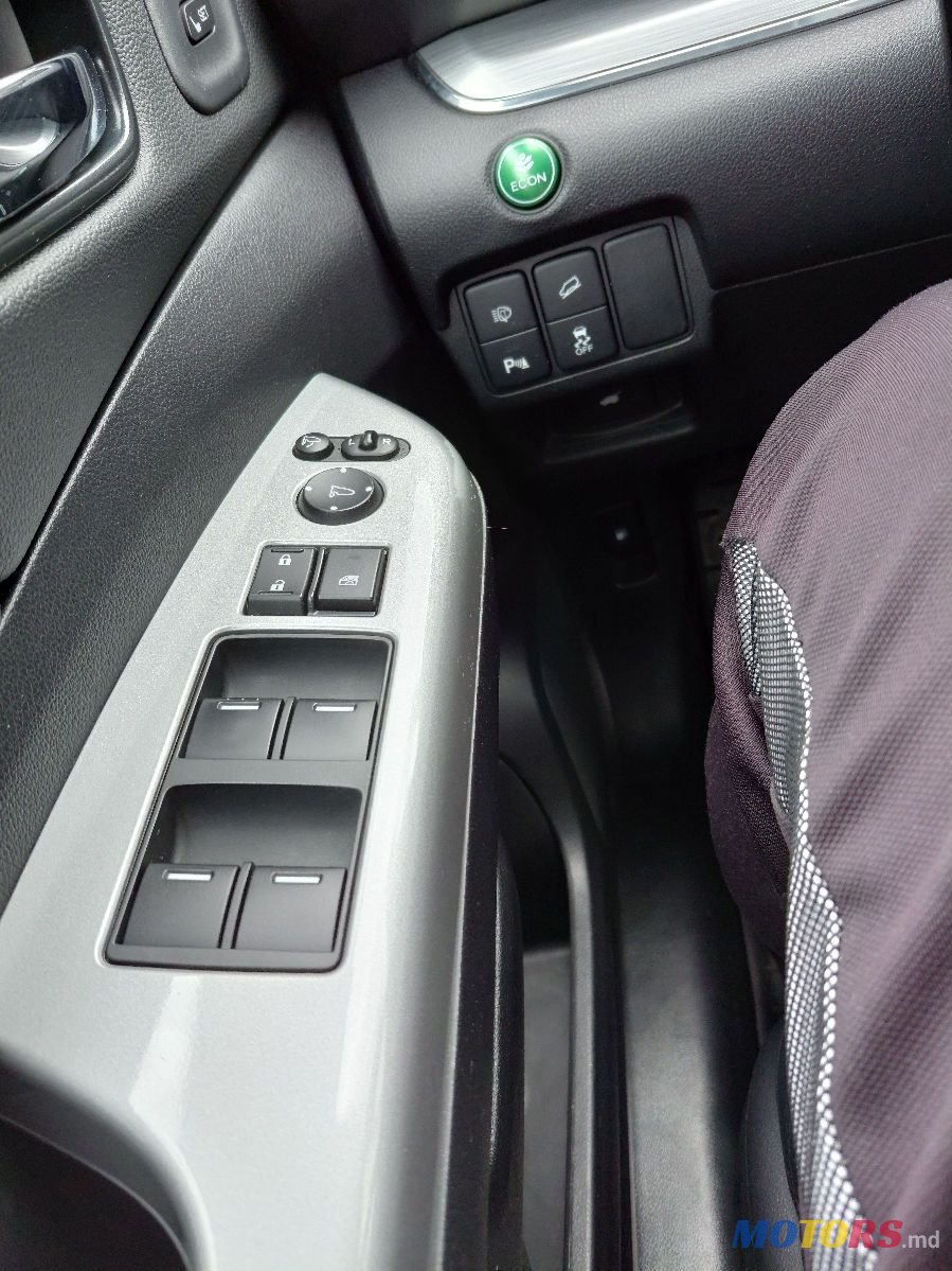 2017' Honda CR-V photo #6