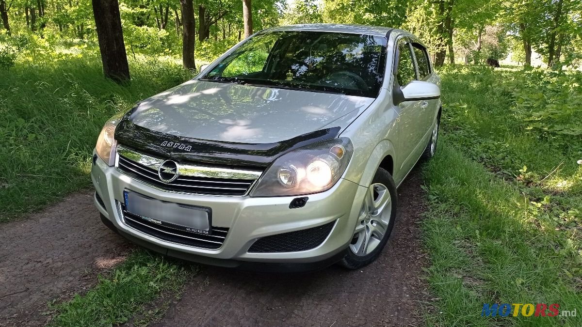 2008' Opel Astra photo #1