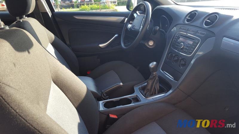 2012' Ford Mondeo photo #3