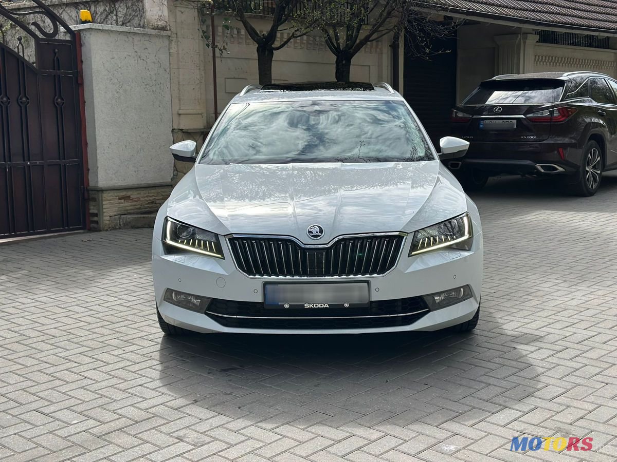 2016' Skoda Superb photo #3