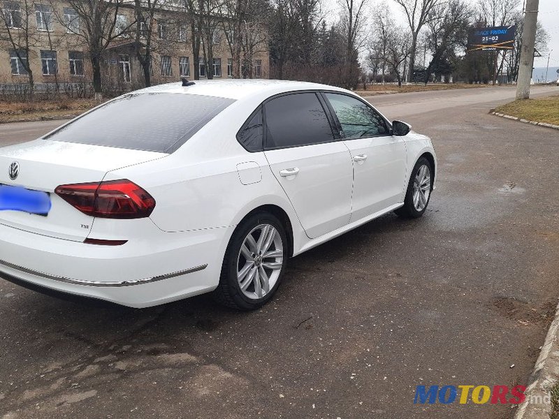 2018' Volkswagen Passat photo #2