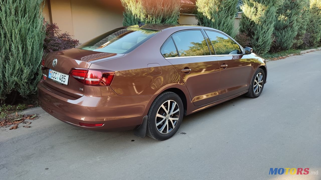 2016' Volkswagen Jetta photo #4